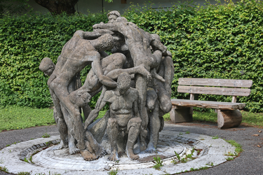 Figuren beim Bezirksaltenheim
