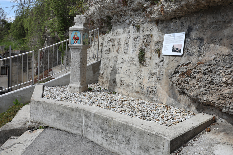 Steinsäule an der Wasserstiege