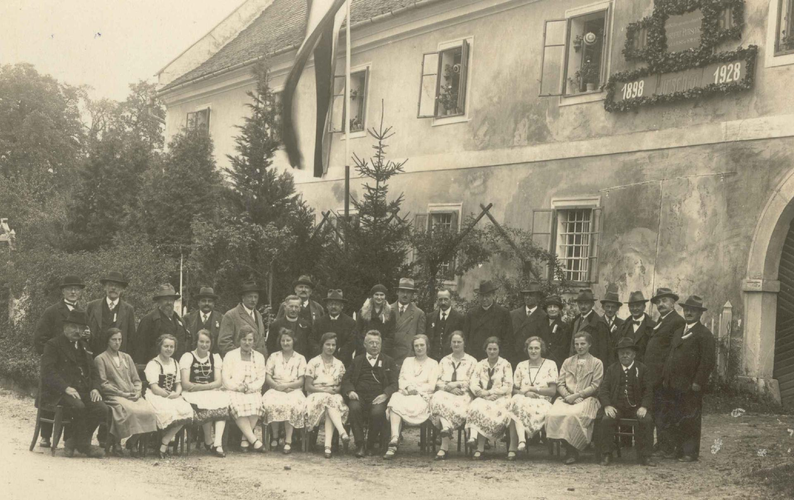 Pfarrhof - Purschka-Gedenktafel