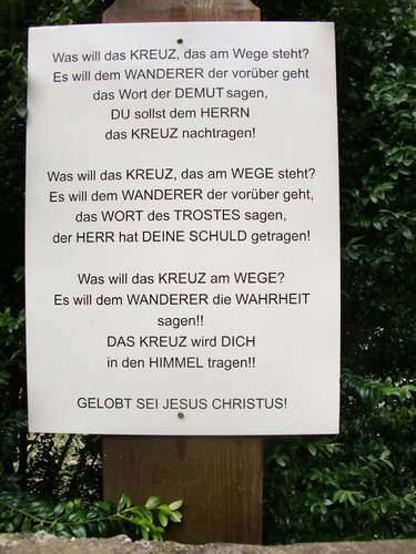 Holzkreuz im Kurpark