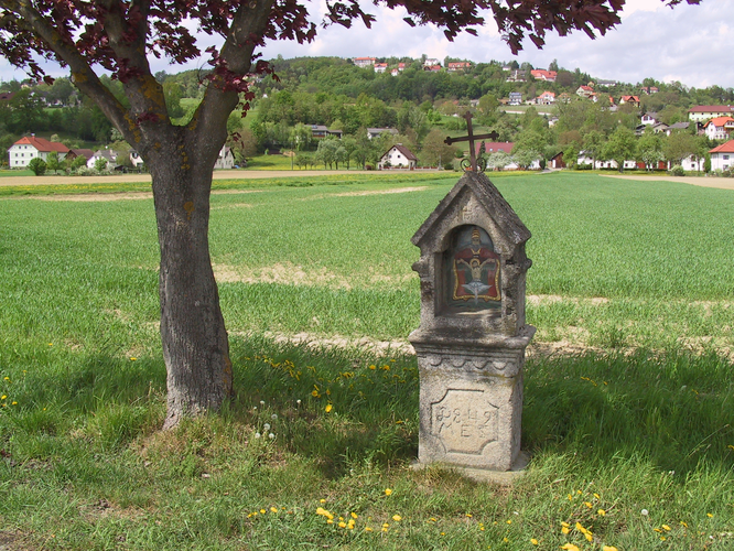 Marterl auf der Kreuzung