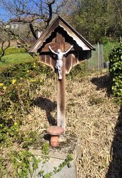 Kreuz im Pfarrergarten