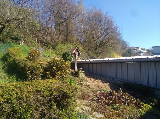 Kreuz im Pfarrergarten