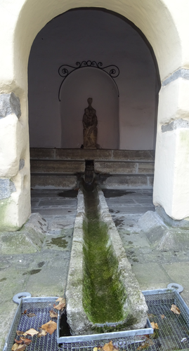 Gedenkplastik Altgräfin Antoinette Salm - R. mit Töchter - Salettlturm