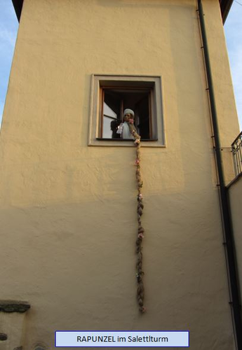 Gedenkplastik Altgräfin Antoinette Salm - R. mit Töchter - Salettlturm