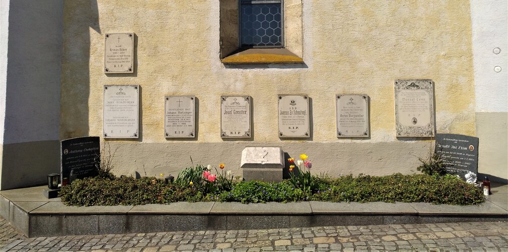 Stadtpfarrkirche 01 - Priestergedenktafel Joannes Ev. Schmalvogl