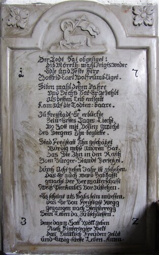 Stadtpfarrkirche - Säule 01 - Grabtafel Wolfrum(b) - innen