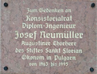 Klosterkirche Pulgarn 06 - Gedenktafel Chorherr DI Josef Neumüller