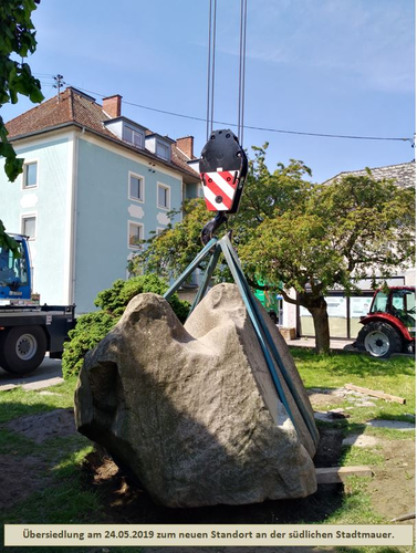 Steingarten Steyregg - (10) "Donaukunst" - Granit