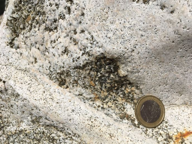 Steingarten Steyregg - (07) Aplit - Gang in Graniten