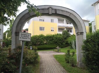 Torbogen ehem. Meierhof Plesching