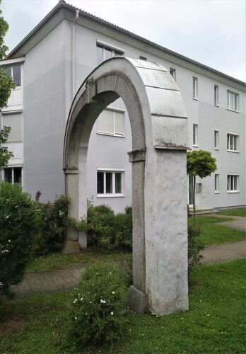 Torbogen ehem. Meierhof Plesching