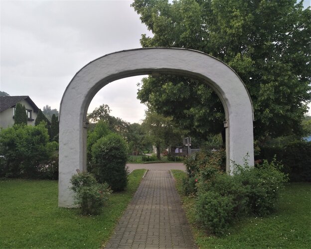 Torbogen ehem. Meierhof Plesching