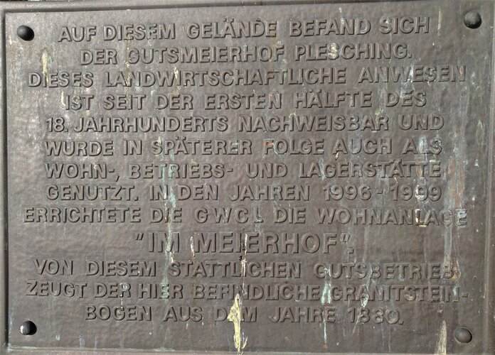 Torbogen ehem. Meierhof Plesching