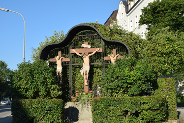 Mutterhaus-Kreuzgruppe