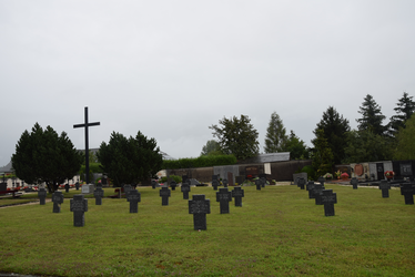 Schöndorfer - Kriegerfriedhof, Kriegerdenkmal