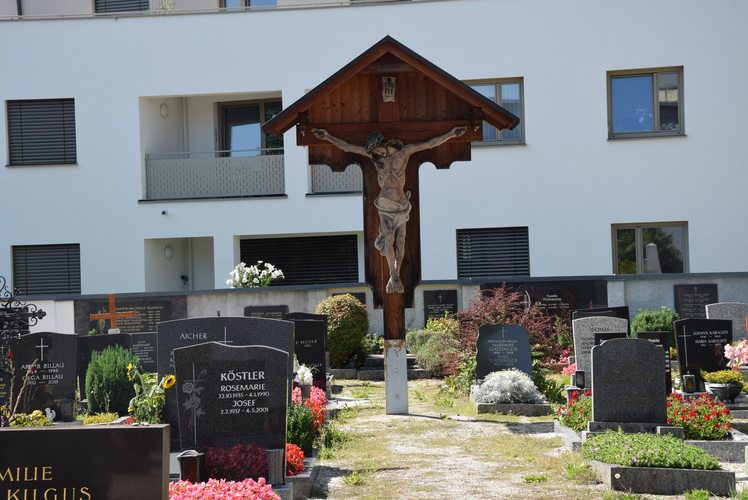 Evang. Friedhof-Kreuz