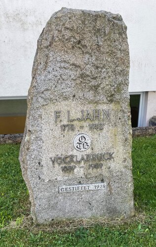 Jahn-Gedenkstein