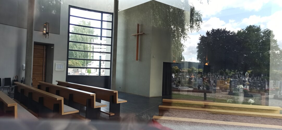 Schöndorfer Friedhofskapelle mit Leichenhalle