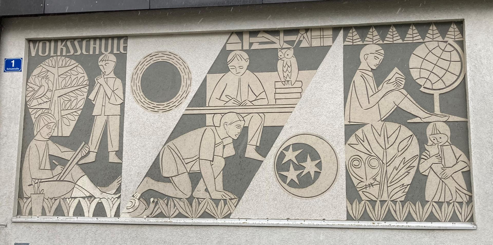 Volksschule - Sgraffito