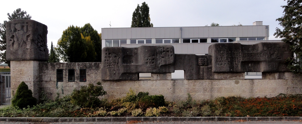 Kriegerdenkmal beim neuen Friedhof