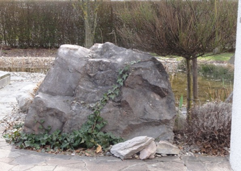 Steinskulptur in der Birkenstraße 5