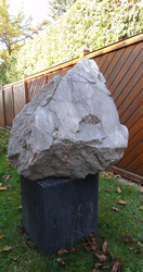 Steinplastik abstrakt, Welser Straße 15