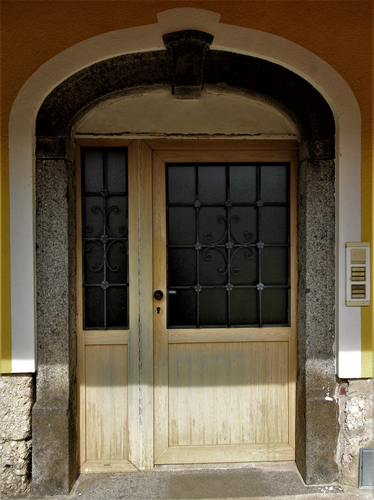 Unterkapshammergut - Haustür und Lüftungsöffnungen