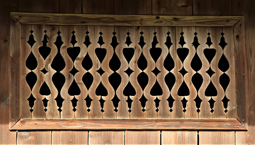 Unterkapshammergut - Haustür und Lüftungsöffnungen