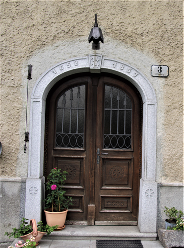 Mayrhof vorm Holz - Tor, Tür, Fenster u. Prellstein 
