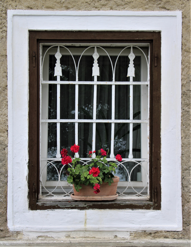 Mayrhof vorm Holz - Tor, Tür, Fenster u. Prellstein 