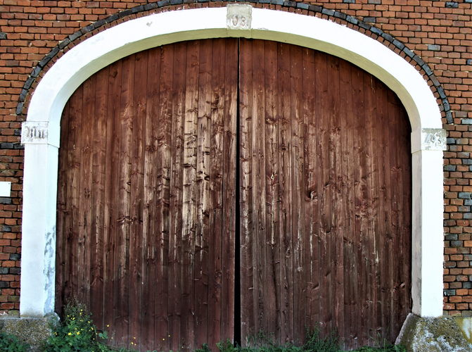Mörtlmayrgut - Haustür, Hofeinfahrt und Fenster 