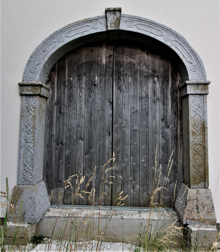 Baurngut - Haustür, Toreinfahrt und Fenster 