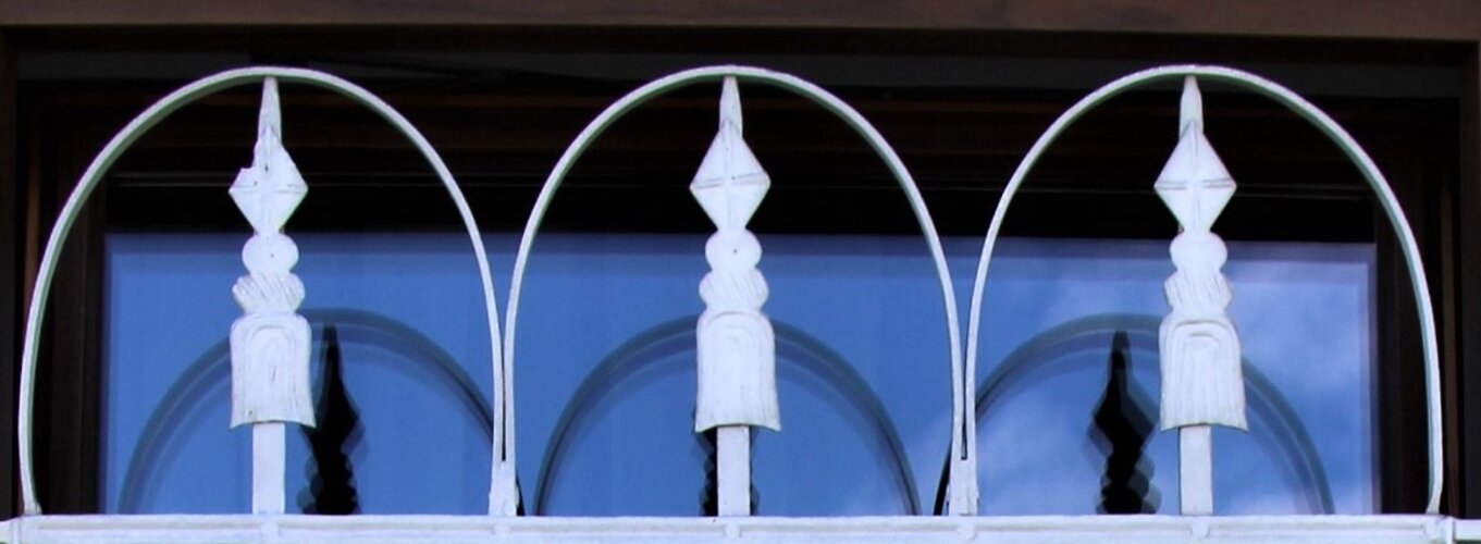 Mayrhofergut - Haustür und Fenster 