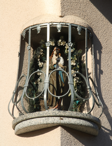 Schulstraße - Madonna  