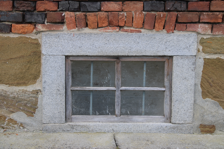Untereggen - Haustür und Fenster 