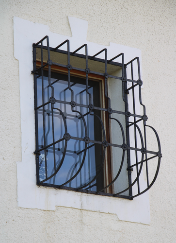 Pfarrhof Felling 1 - Haustür, Fensterkorb