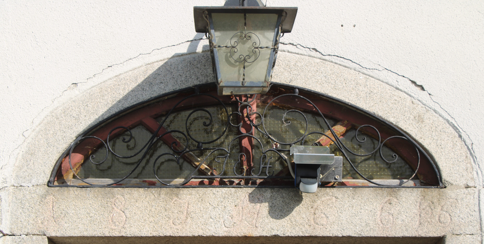 Mittelflies 6 - Haustür und Hoftor 