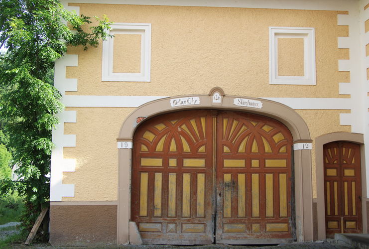 Pennewang 6 -Haustür, Hoftor