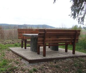 Aussichtsplatz mit Marmorlandkarte
