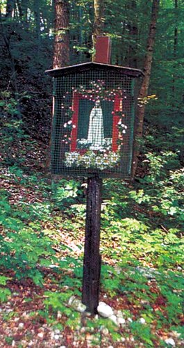 Stangenbild beim Urnenfriedhof