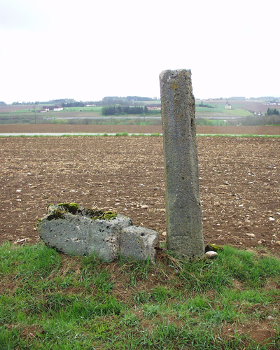 Pestsäule Siebeneichen, Oberhart, Steinhaus