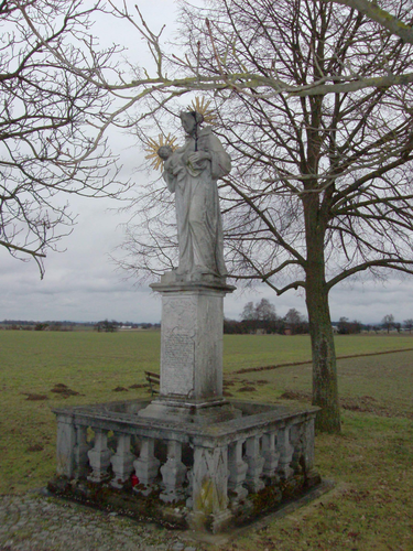 Antonius Statue, Steinhaus