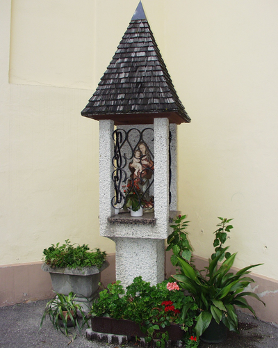 Marterl beim Kindergarten der Kreuzschwestern | © Steinerberger