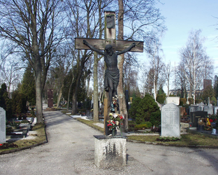 Friedhofkreuz, Wels | © Steinerberger