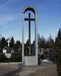 Kreuz, evgl Friedhof, Wels | © Steinerberger
