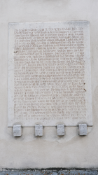 Gedenktafel - Stadtpfarrkirche, Wels | © Steinerberger
