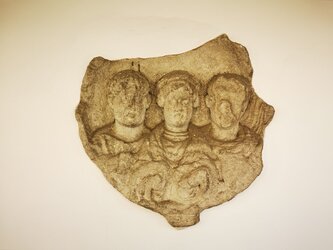 Dreifiguren Tondo, Schloss Puchberg, Wels | © Steinerberger