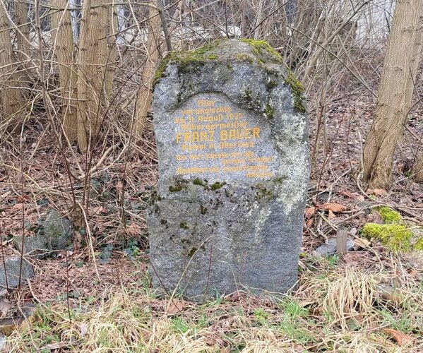 Gedenkstein Bauer, Puchberg, Wels | © Steinerberger