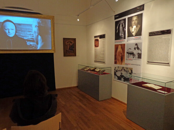 Ausstellungsansicht "Geister und Gespenster"